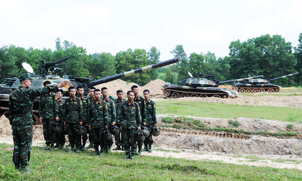  Lính tăng trên thao trường